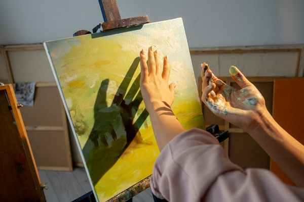 What makes the oil paintings more beautiful - How to take care an oil painting?